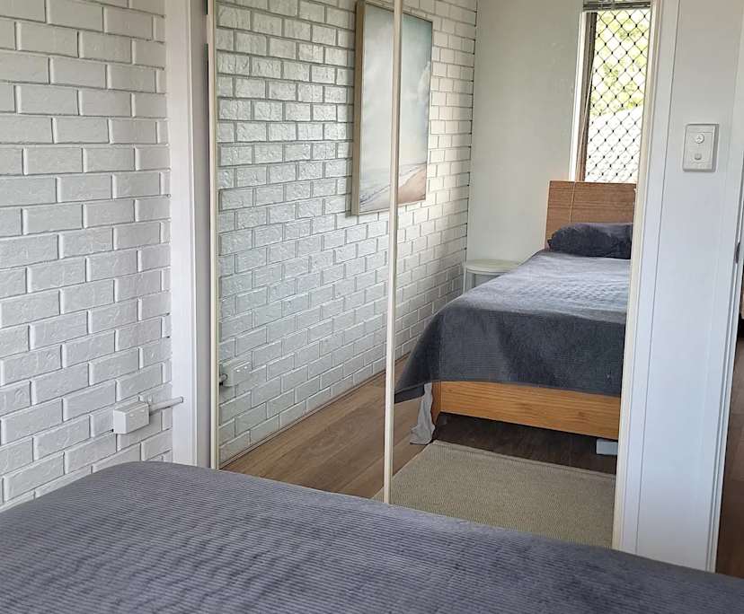 Furnished room in a flatshare