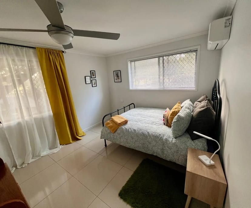 $300, Homestay, 2 bathrooms, Mansfield QLD 4122