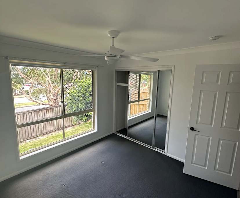 Room in a share house