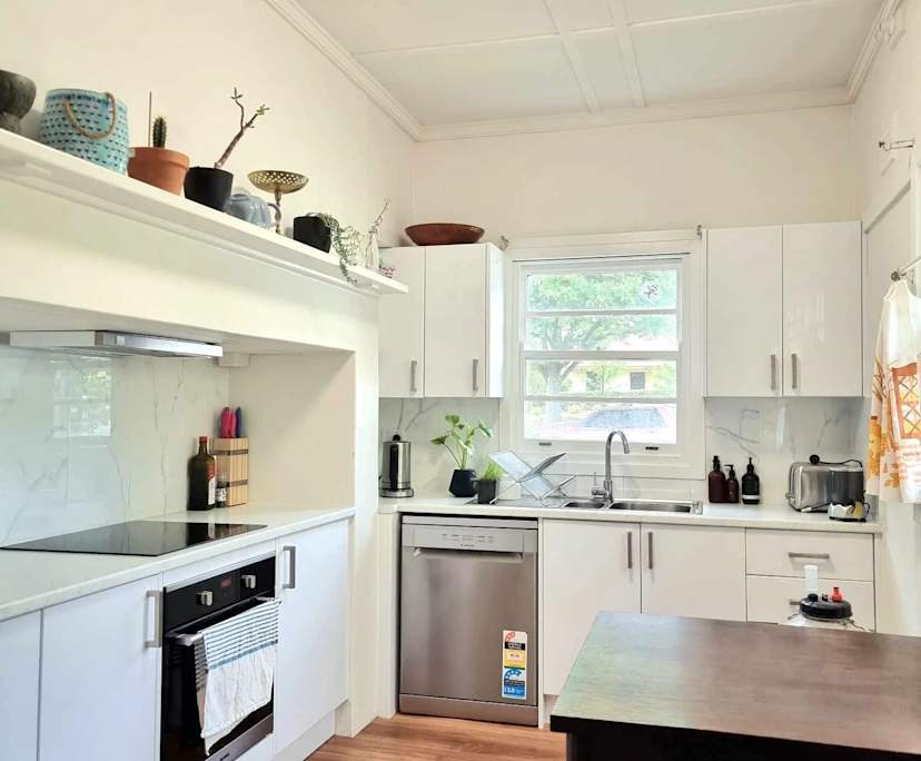 Room in a share house