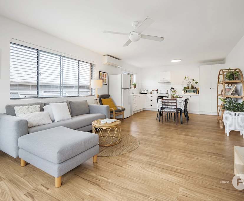Whole property with 2 rooms for rent