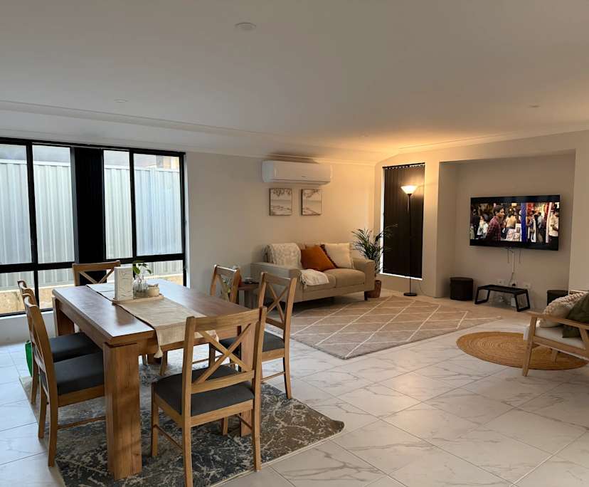 Room in a share house