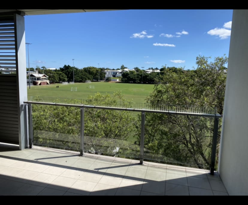 $375, Flatshare, 2 bathrooms, Bulimba QLD 4171