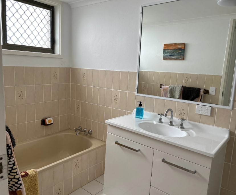 $650, Flatshare, 2 bathrooms, Mermaid Beach QLD 4218
