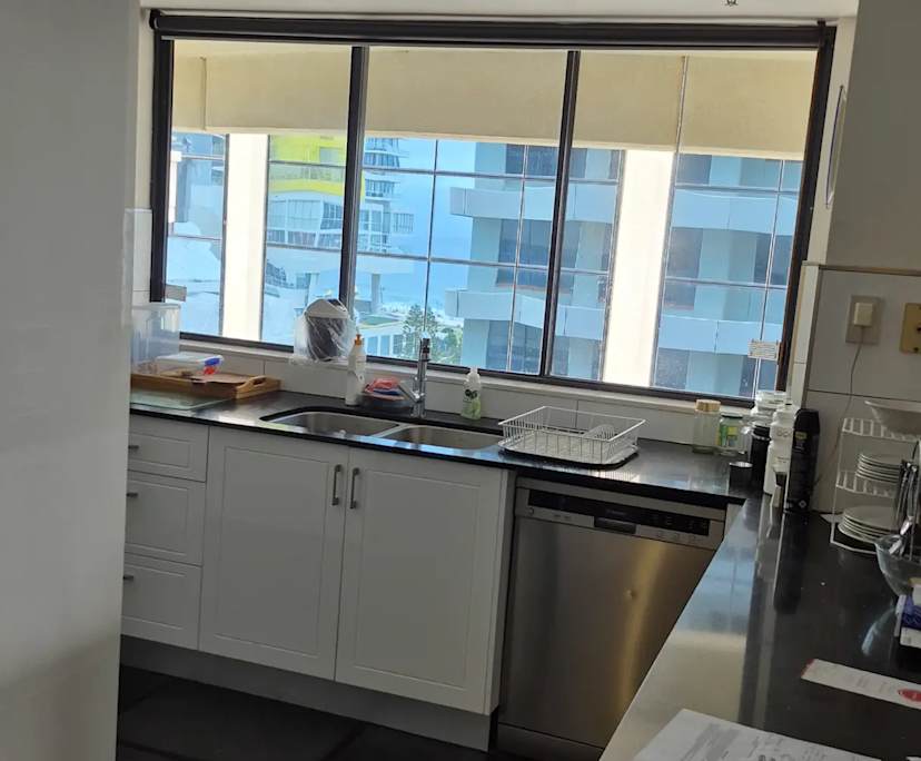 $480, Flatshare, 2 bathrooms, Broadbeach QLD 4217