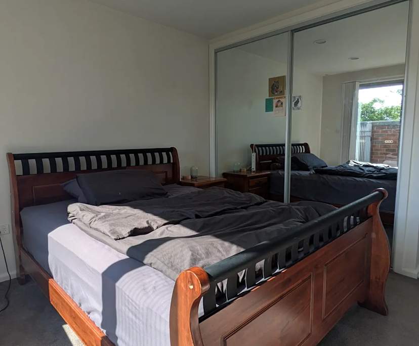 Room in a share house