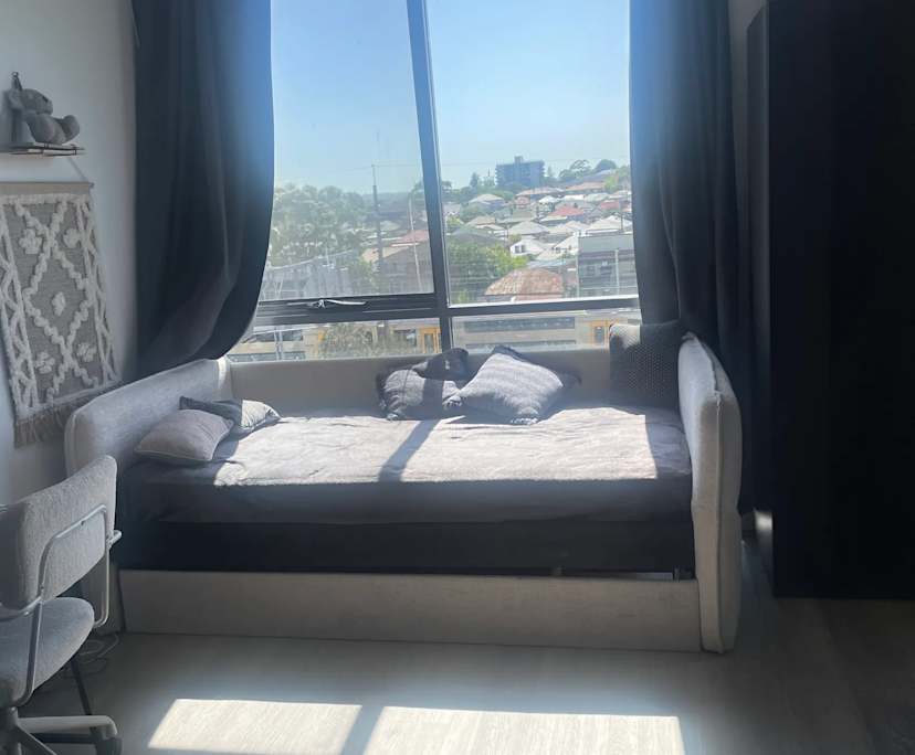 Furnished room with ensuite in a flatshare