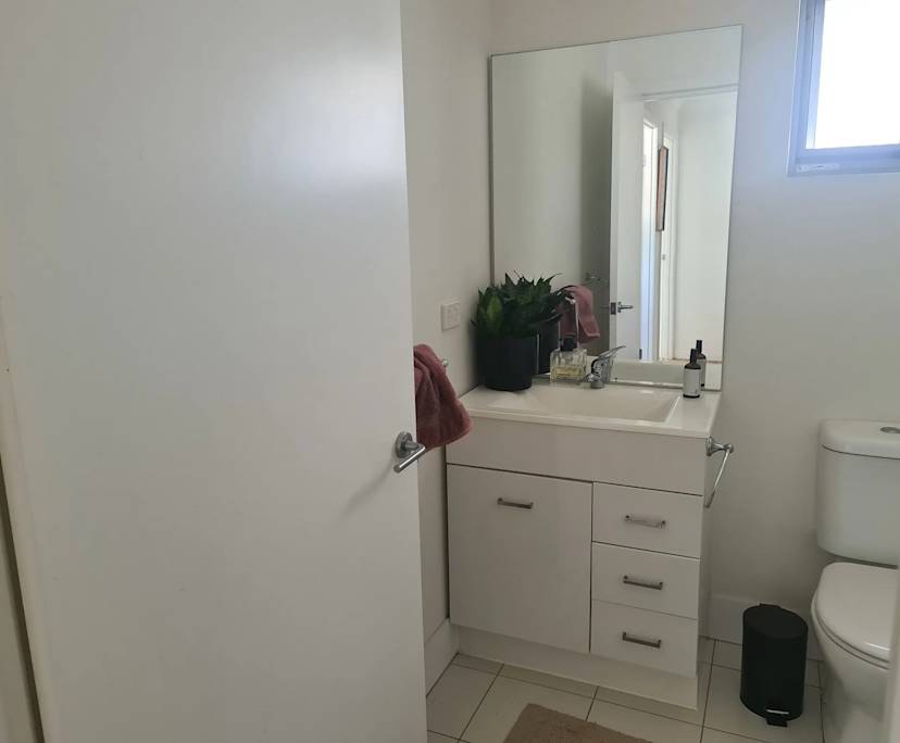 $295, Flatshare, 2 bathrooms, Stafford QLD 4053