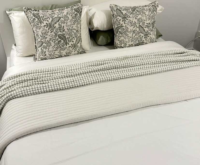 Furnished room with own bathroom