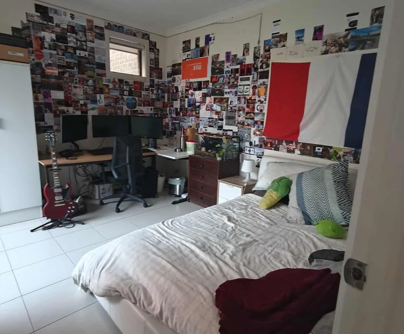 Unfurnished room in a share house