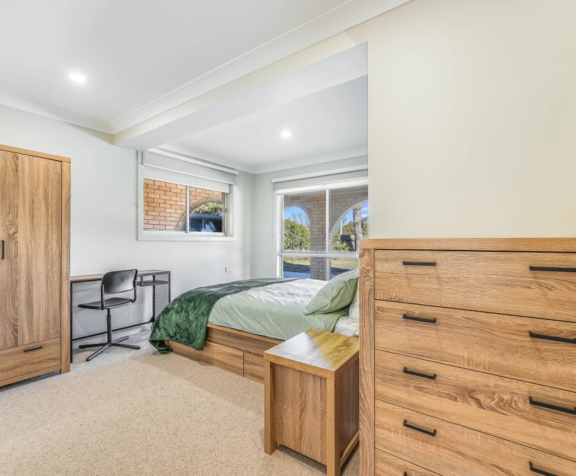 Room for Rent in Armidale, NSW 275, Furnished, En...