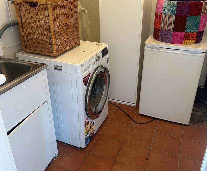 $350, Share-house, 2 bathrooms, Carnegie VIC 3163