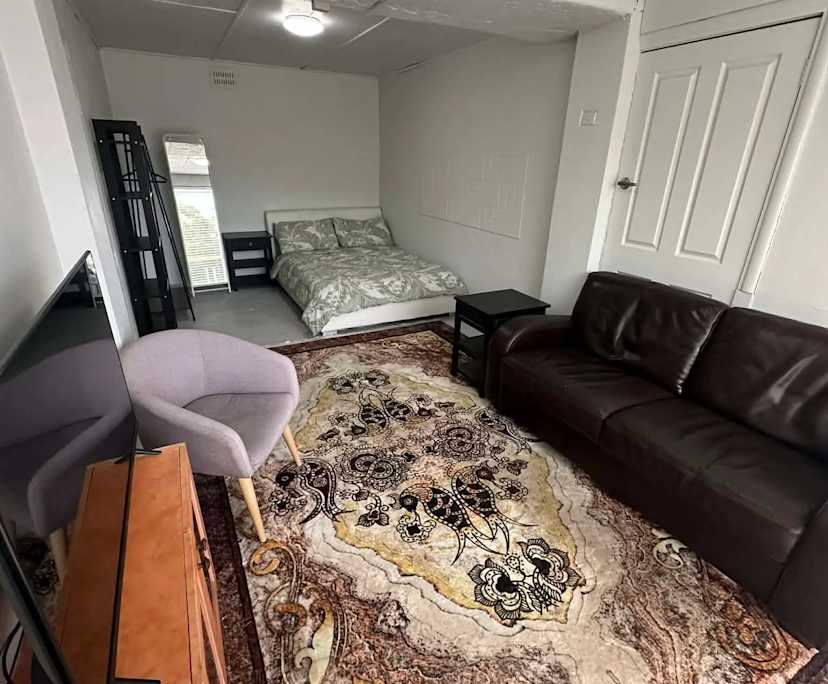 $490, Studio, 1 bathroom, Mount Saint Thomas NSW 2500