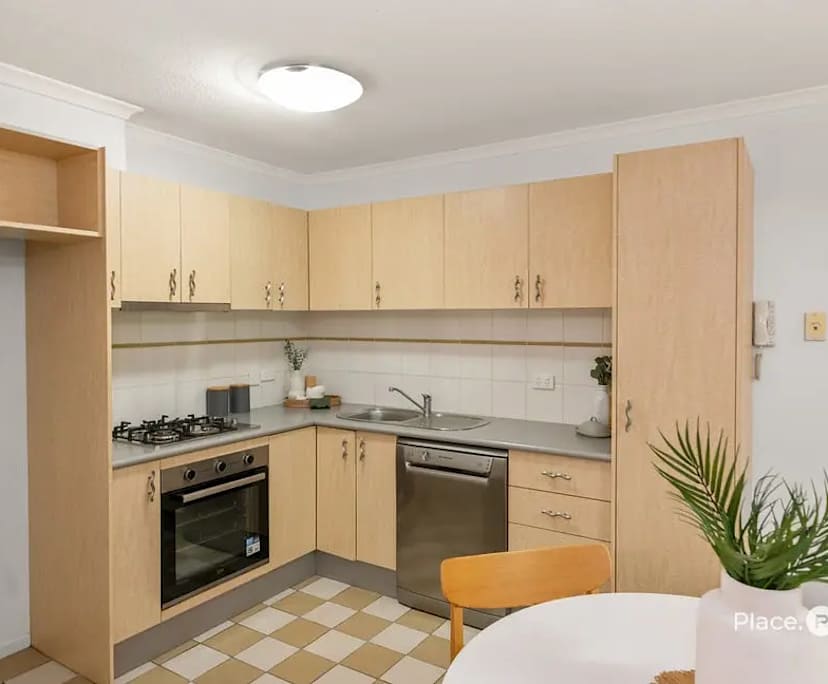 $600, 1-bed, 1 bathroom, Fortitude Valley QLD 4006