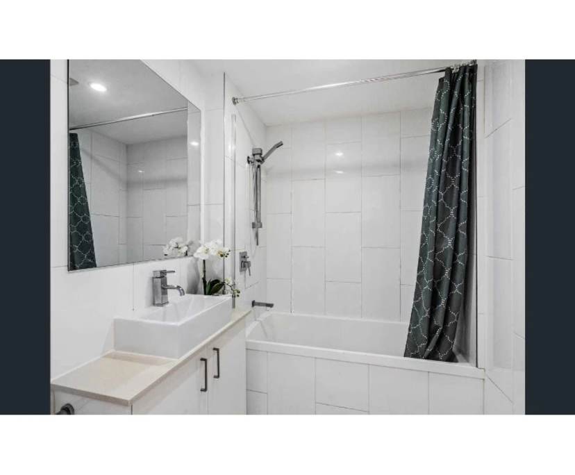 Unfurnished room with own bathroom