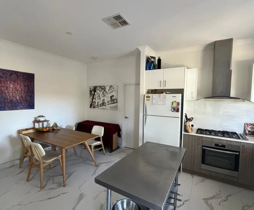 $200, Share-house, 3 bathrooms, Wilson WA 6107