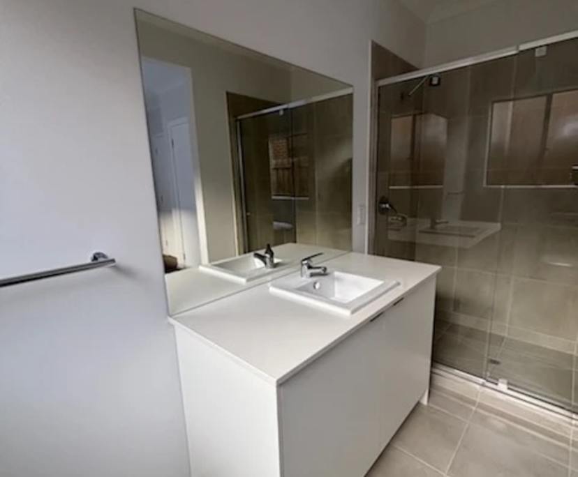 $230, Share-house, 3 bathrooms, Darley VIC 3340