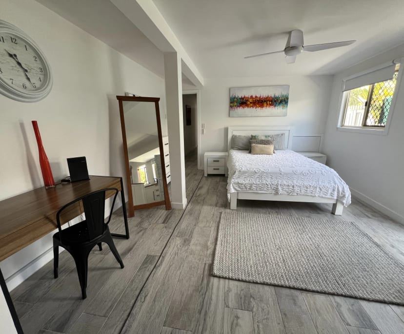 $700, Studio, 1 bathroom, Bardon QLD 4065