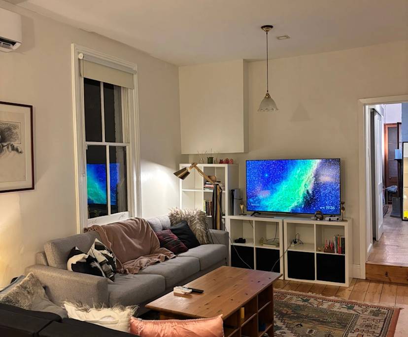 Room in a share house
