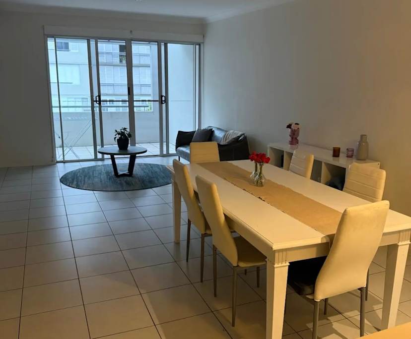 Unfurnished room with ensuite in a flatshare