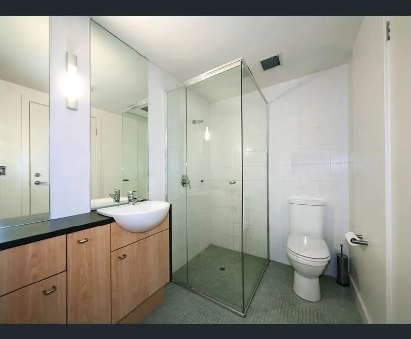 $300, Flatshare, 2 bathrooms, South Yarra VIC 3141