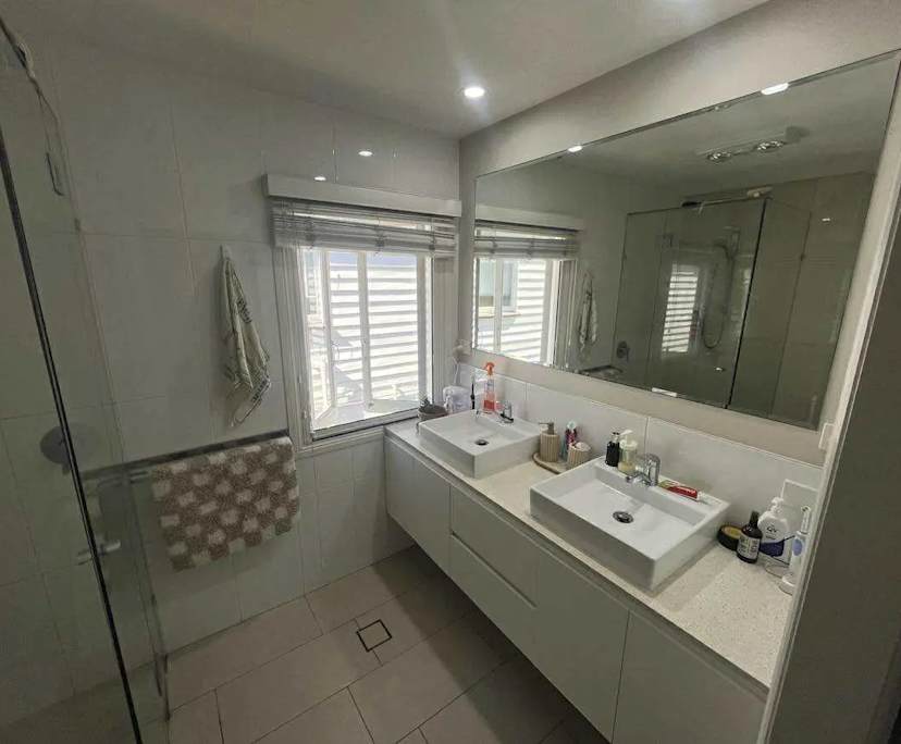 $280, Share-house, 3 bathrooms, Highgate Hill QLD 4101