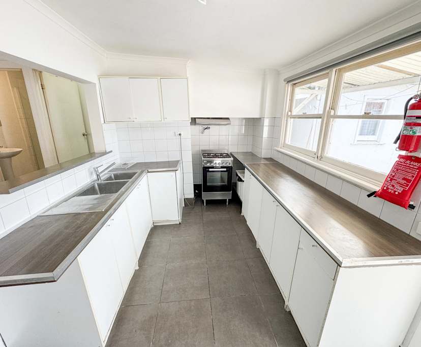 $350, Share-house, 6 bathrooms, Balaclava VIC 3183