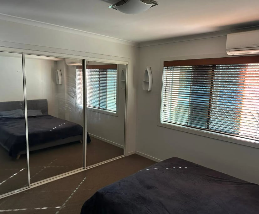 $380, Homestay, 3 bathrooms, Southport QLD 4215