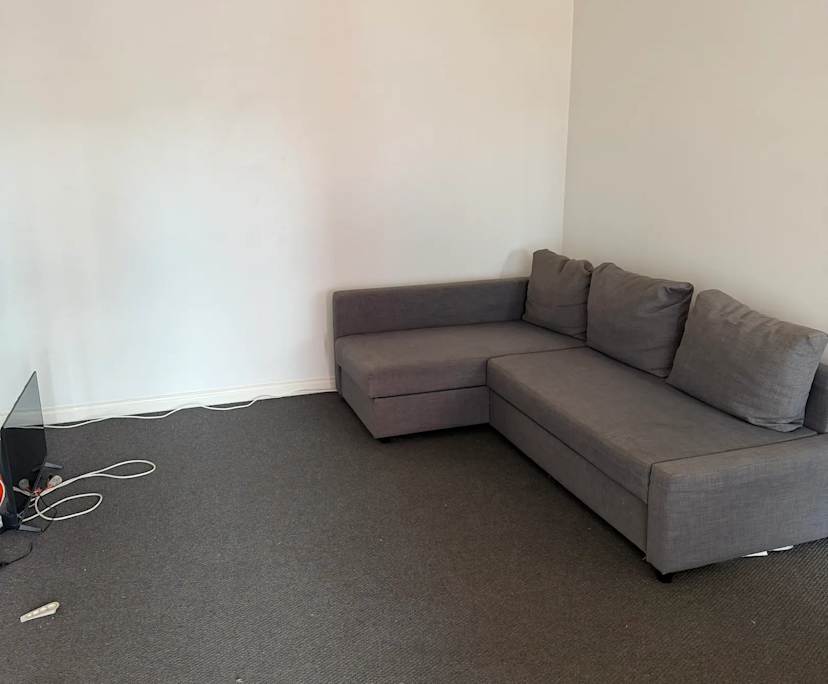 Unfurnished room in a flatshare
