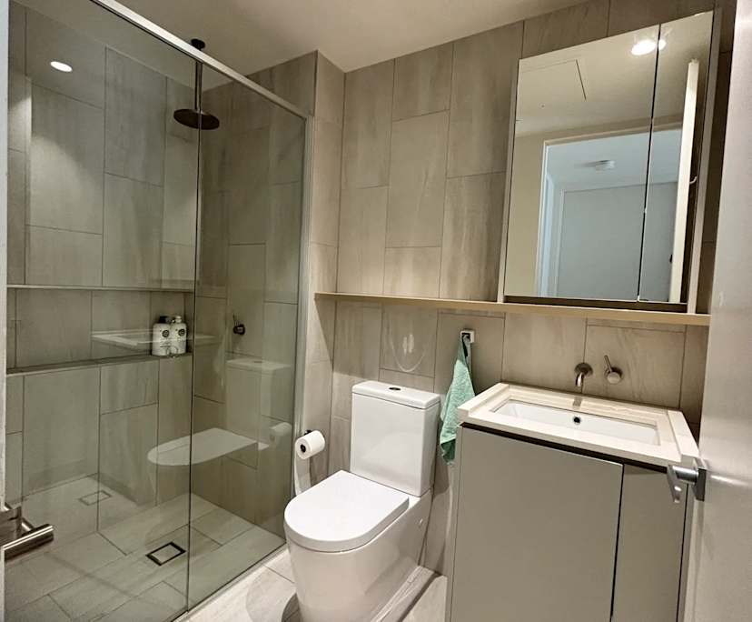 Furnished room in a flatshare