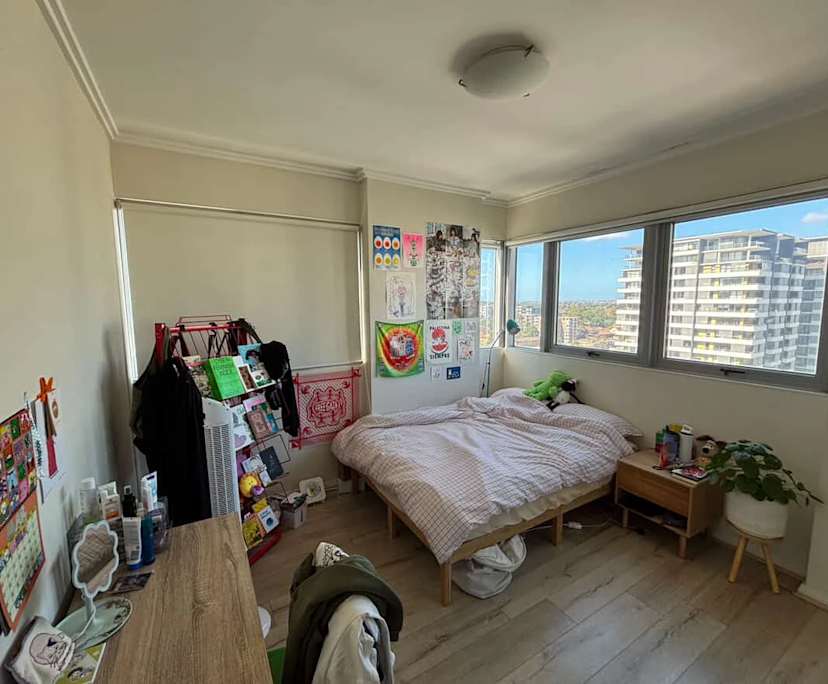 Unfurnished room in a flatshare