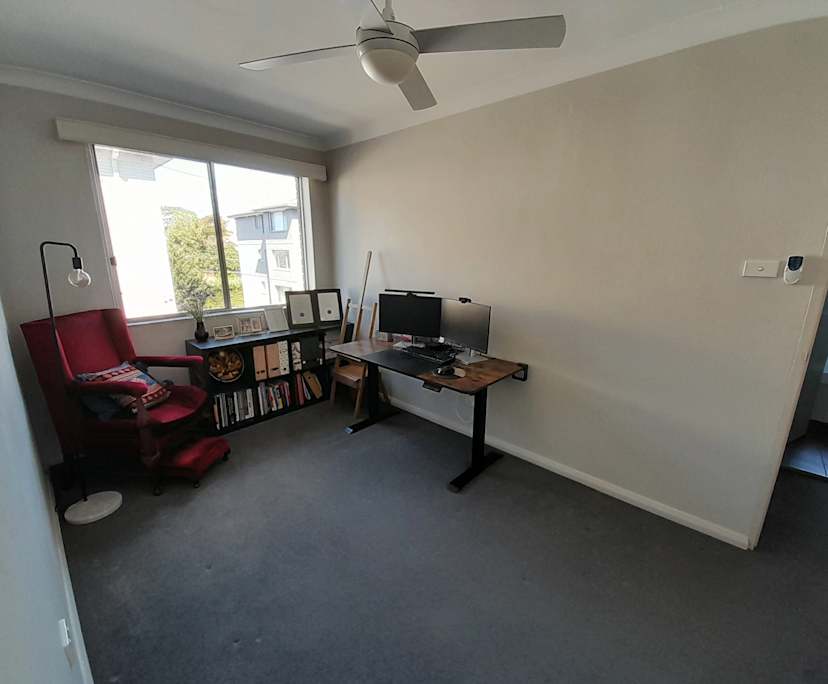 Unfurnished room in a flatshare