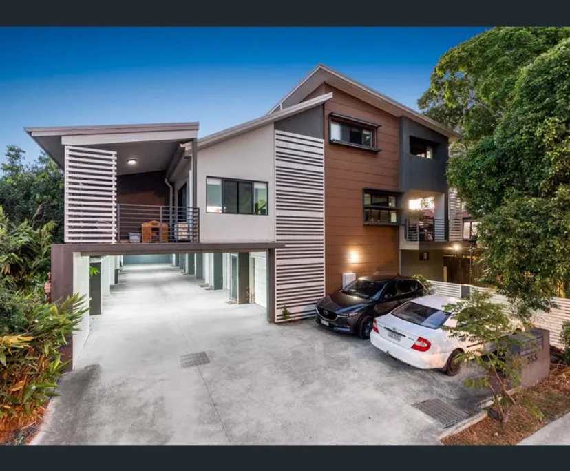 Whole property with 3 rooms for rent