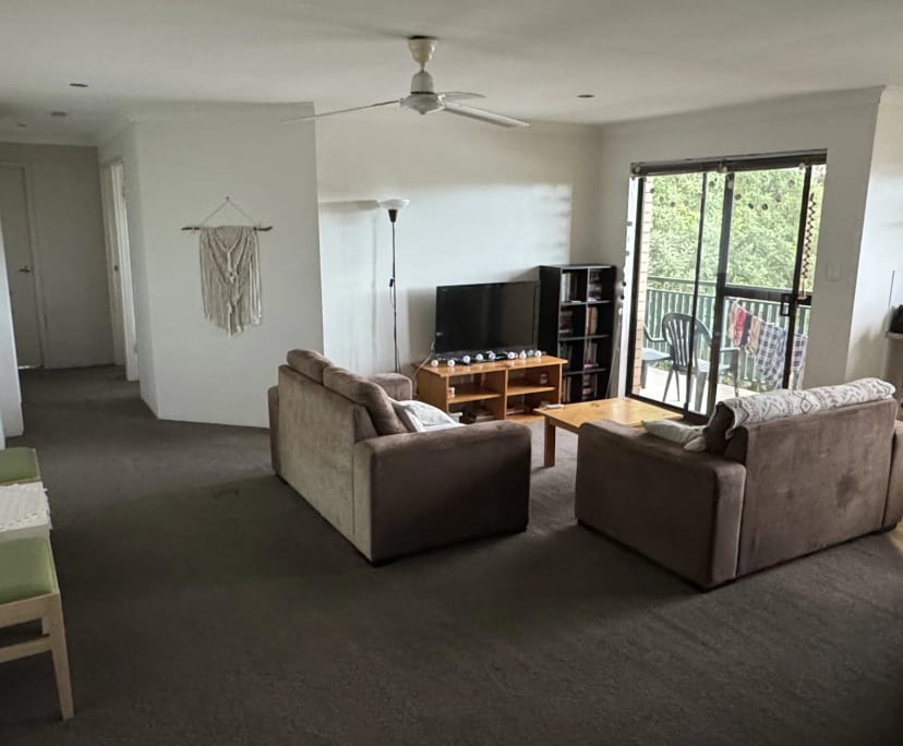 Furnished room with ensuite in a flatshare