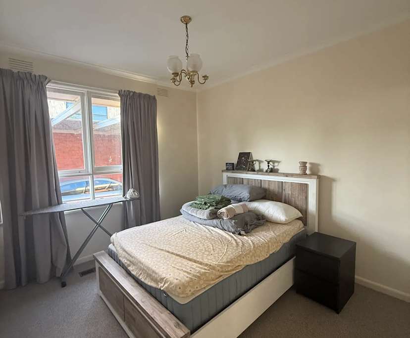 Room in a share house