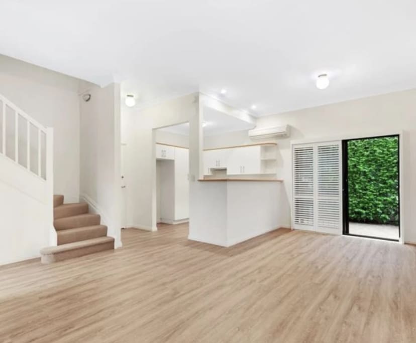 Room for Rent in Red Hill, Brisbane 280, Furnishe...