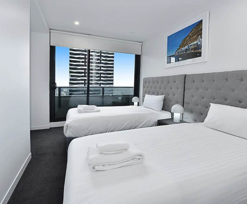 $940, Whole-property, 2 bathrooms, Melbourne VIC 3000