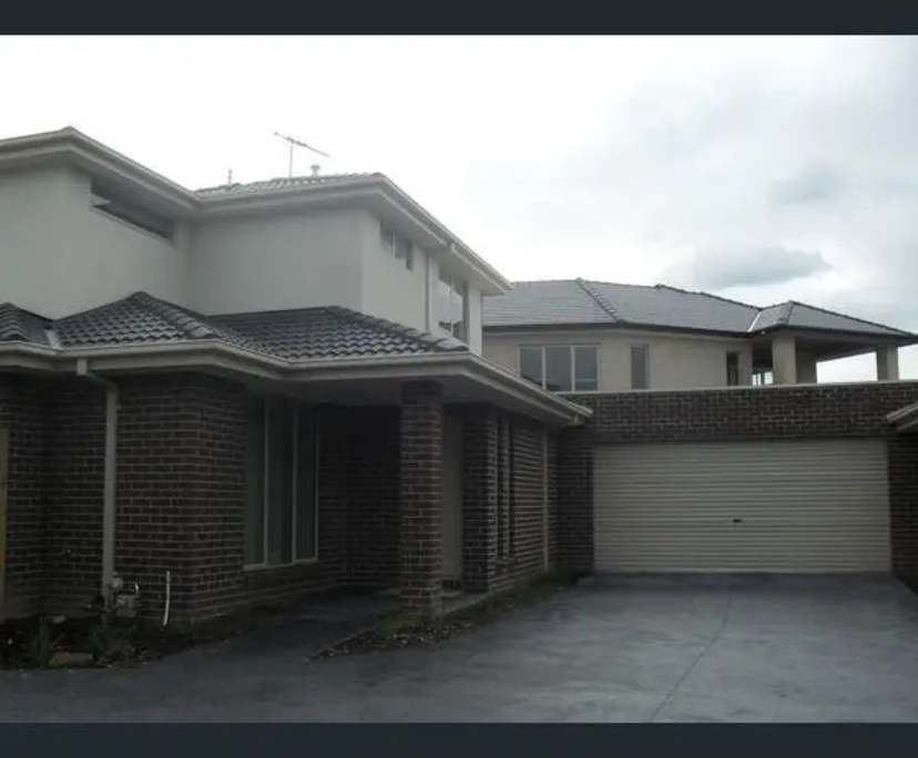 Whole property with 3 rooms for rent