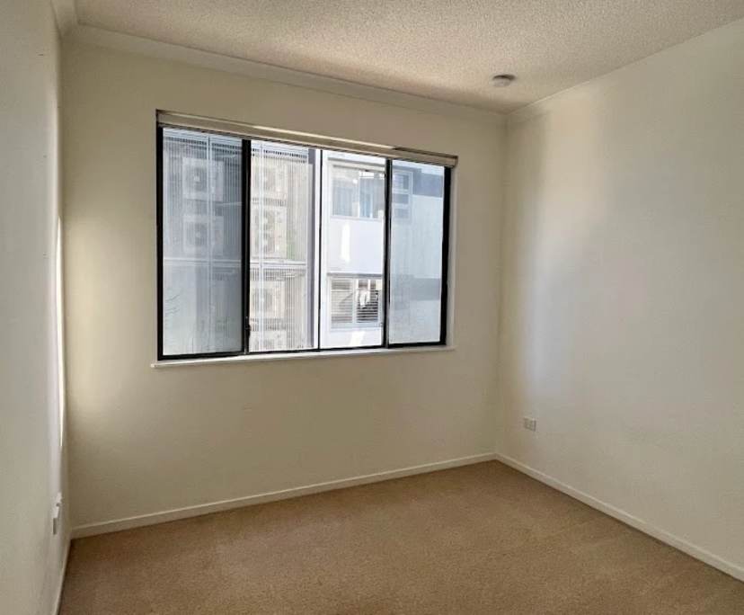 $320, Flatshare, 3 bathrooms, Alexandra Headland QLD 4572