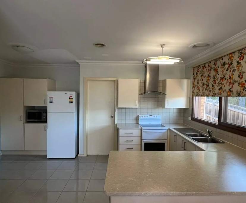 Whole property with 4 rooms for rent