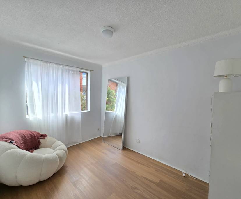Unfurnished room in a flatshare