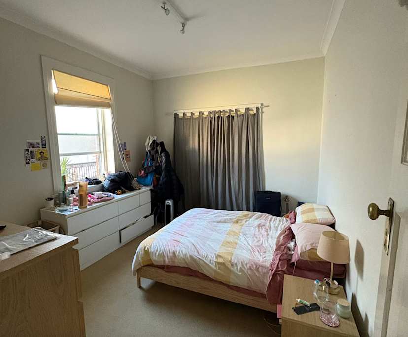 Unfurnished room in a flatshare