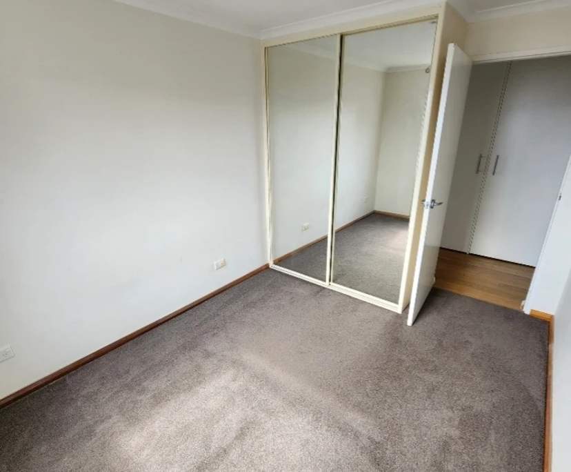 Unfurnished room in a flatshare