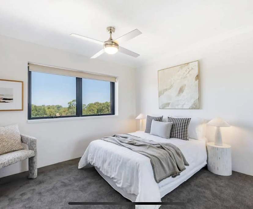 Furnished room in a flatshare