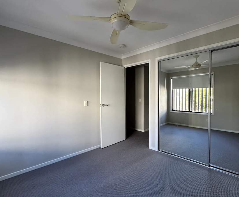 Room in a share house