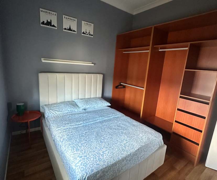 Furnished room in a share house