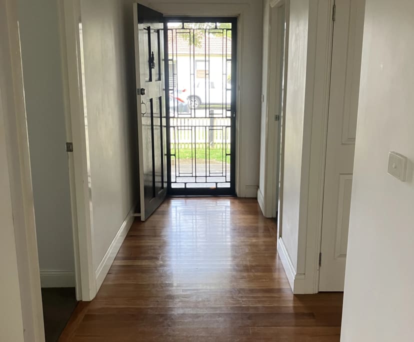 Room in a share house