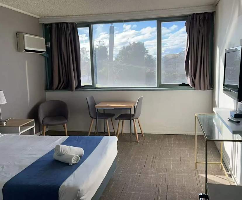 $420, 1-bed, 1 bathroom, Parkdale VIC 3195