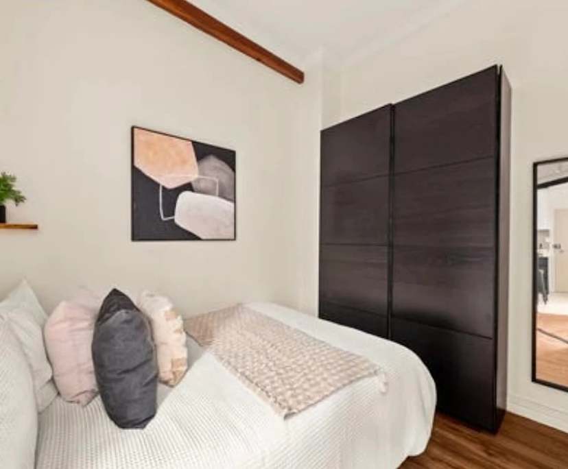 Furnished room with own bathroom