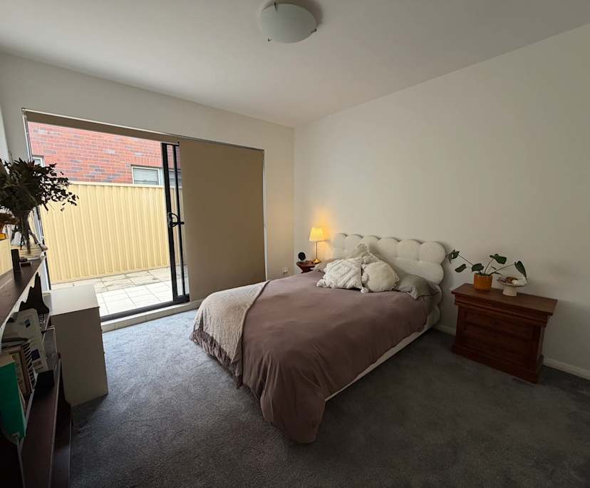 Furnished room with ensuite in a flatshare